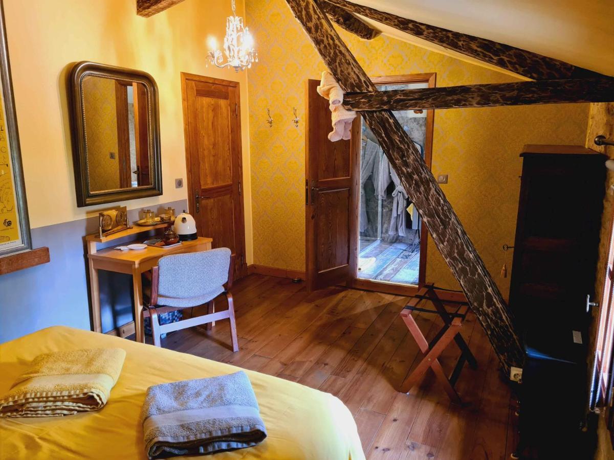 Ferme De Tayac - Charme Avec Pool Hotel Les Eyzies Bagian luar foto