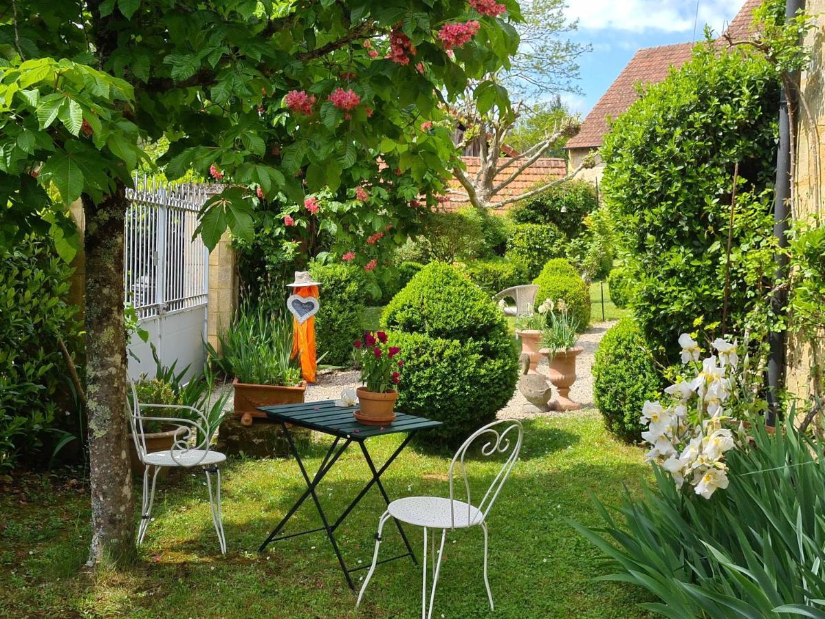 Ferme De Tayac - Charme Avec Pool Hotel Les Eyzies Bagian luar foto