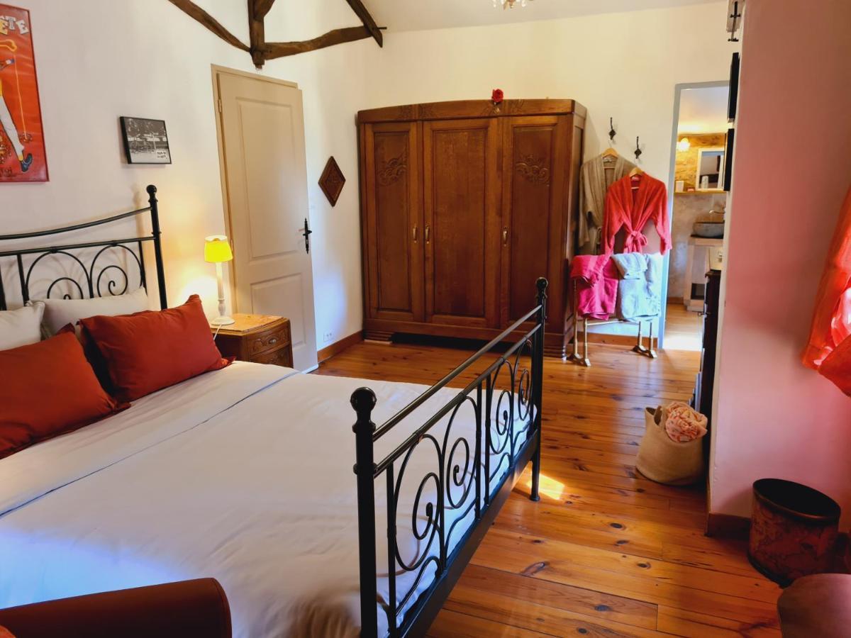 Ferme De Tayac - Charme Avec Pool Hotel Les Eyzies Bagian luar foto