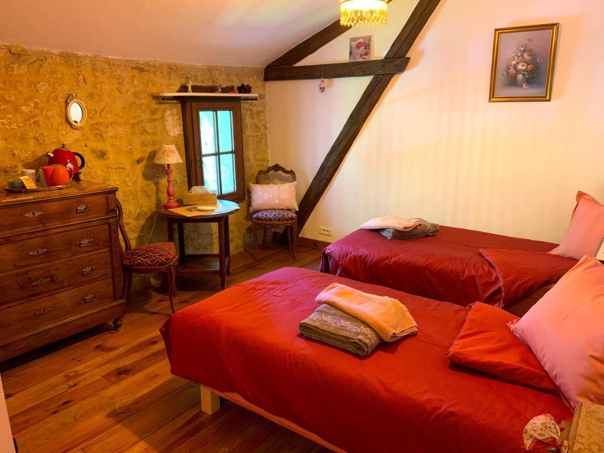 Ferme De Tayac - Charme Avec Pool Hotel Les Eyzies Bagian luar foto