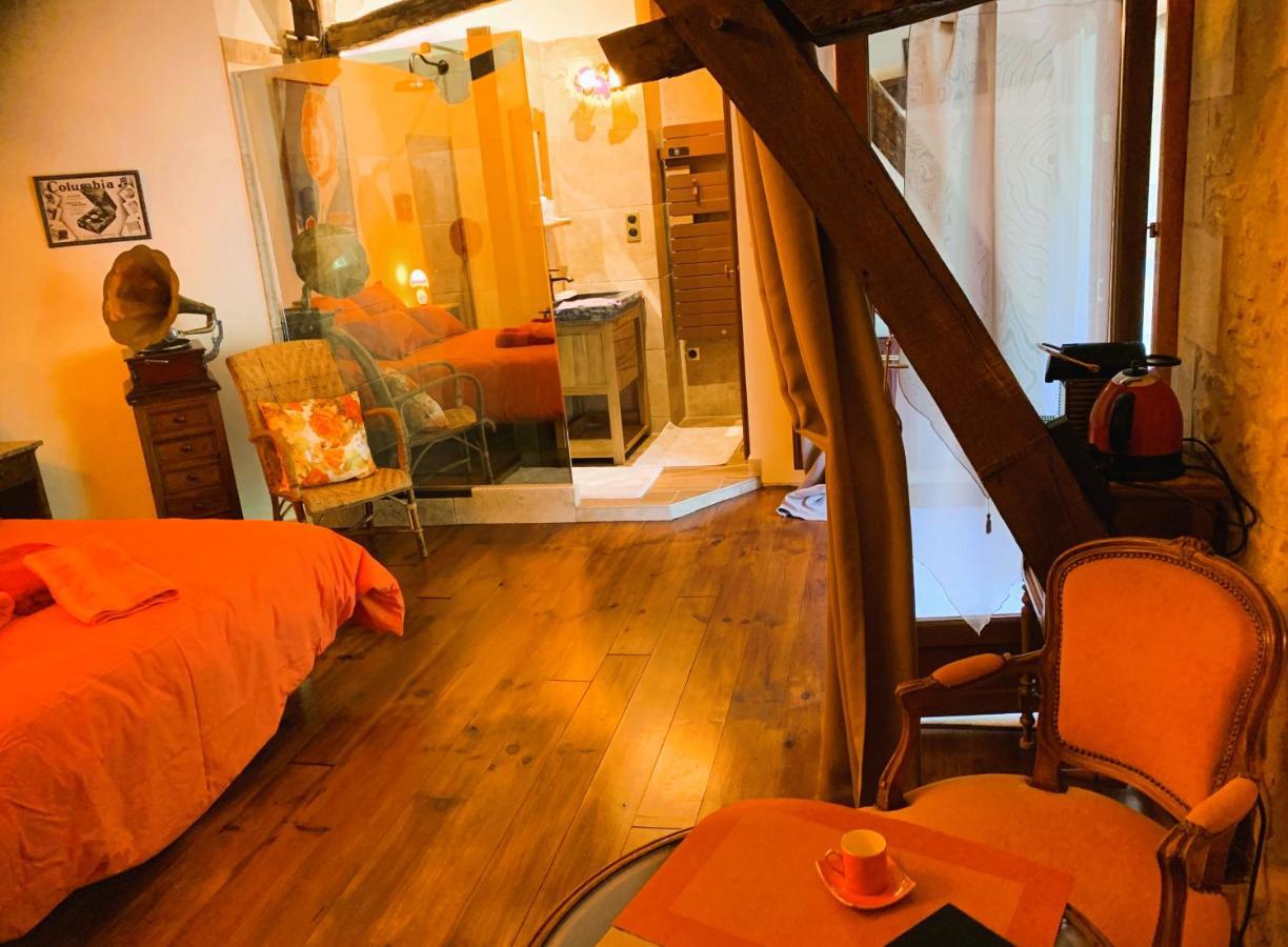 Ferme De Tayac - Charme Avec Pool Hotel Les Eyzies Bagian luar foto