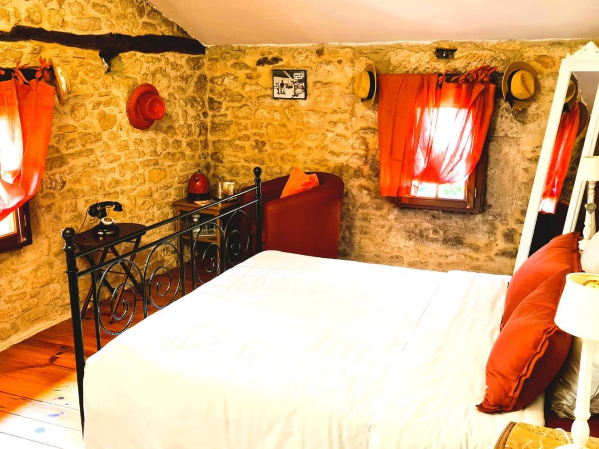 Ferme De Tayac - Charme Avec Pool Hotel Les Eyzies Bagian luar foto